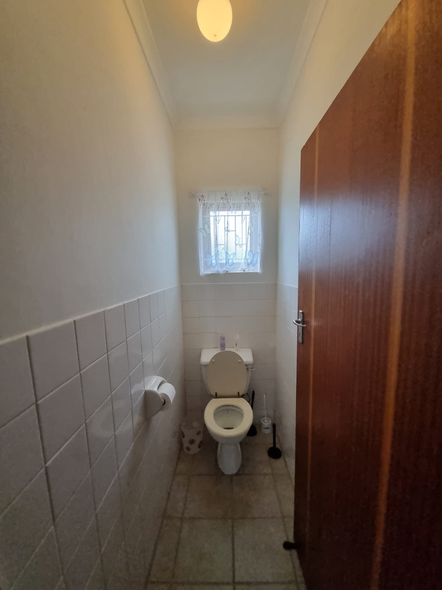 To Let 3 Bedroom Property for Rent in Aston Bay Eastern Cape